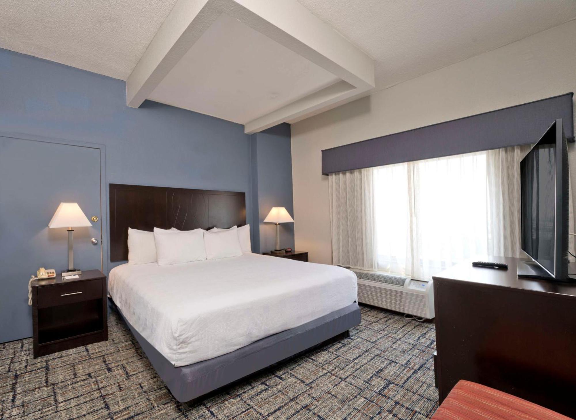 Best Western Plus & Conference Center Hotel Baltimore